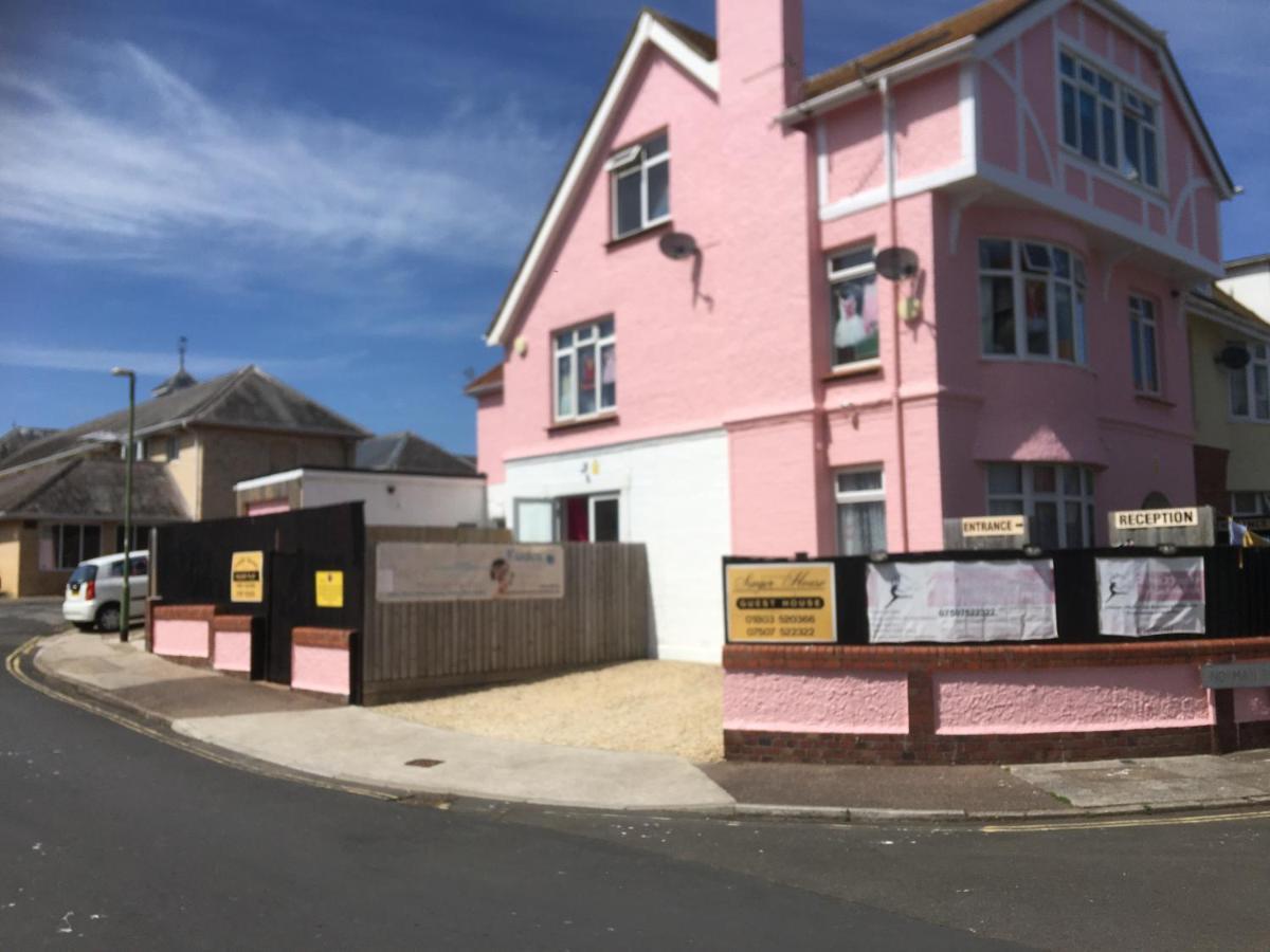 Barbie House ,Opposite The Beach & Paignton Pier , 2 Bedroom Apartment With Private Car Space & Garden , Free Access Next Door To The Stunning Ballet & Make Up School & A Beautiful Ladys Beauty Salon (Adults Only) Екстериор снимка