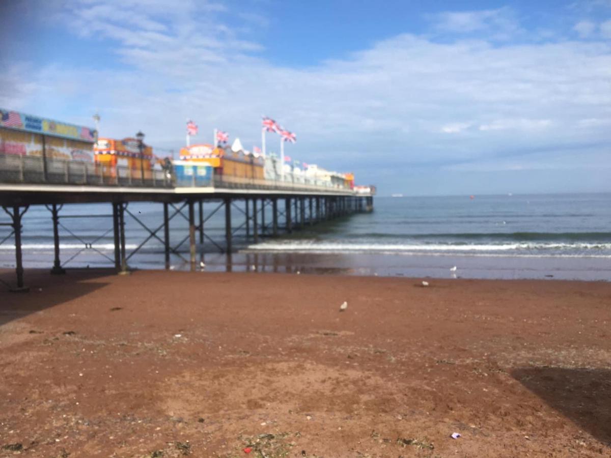 Barbie House ,Opposite The Beach & Paignton Pier , 2 Bedroom Apartment With Private Car Space & Garden , Free Access Next Door To The Stunning Ballet & Make Up School & A Beautiful Ladys Beauty Salon (Adults Only) Екстериор снимка