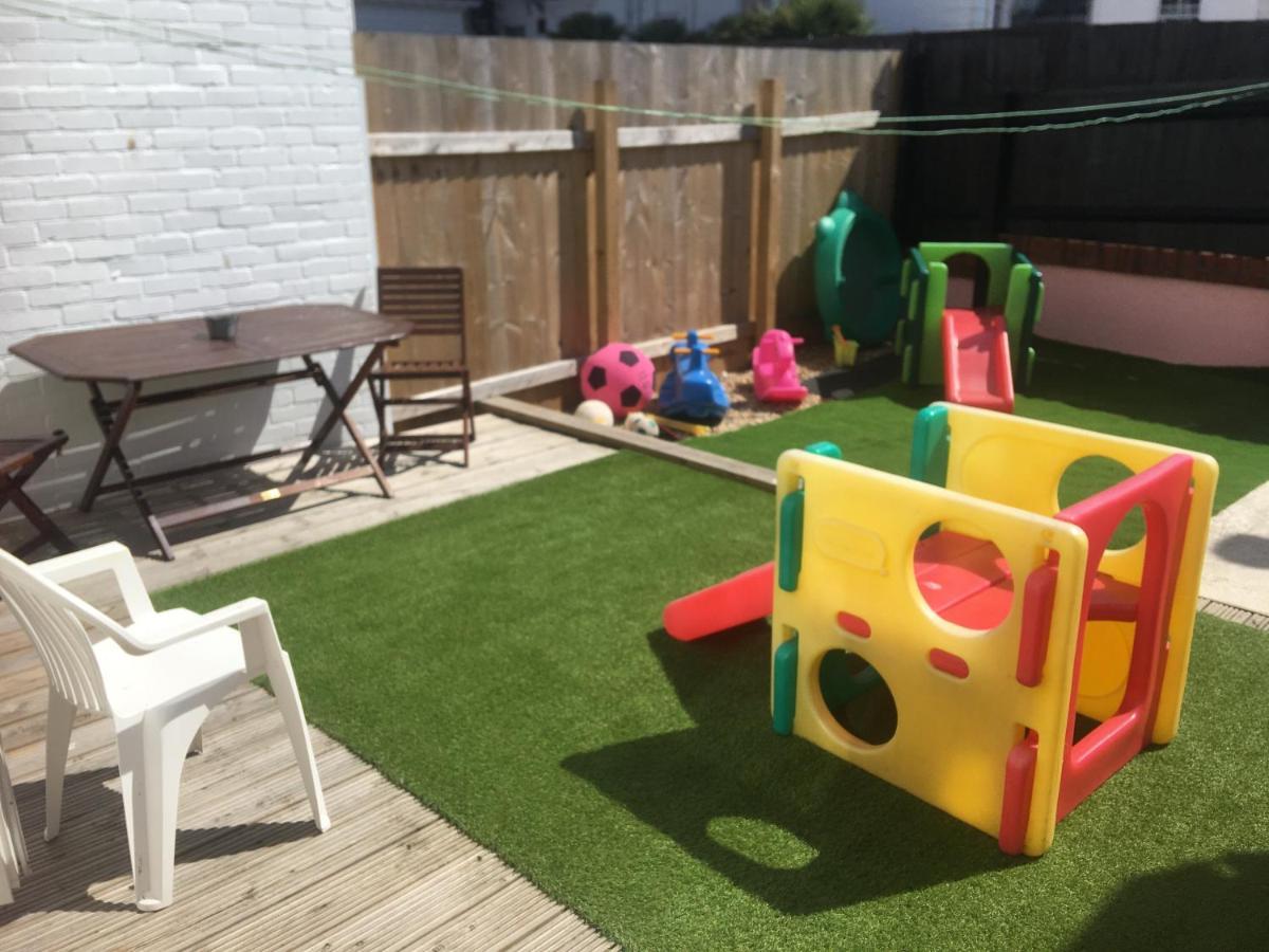 Barbie House ,Opposite The Beach & Paignton Pier , 2 Bedroom Apartment With Private Car Space & Garden , Free Access Next Door To The Stunning Ballet & Make Up School & A Beautiful Ladys Beauty Salon (Adults Only) Екстериор снимка