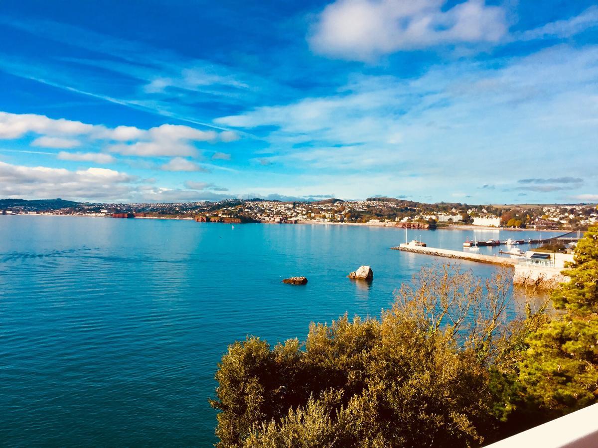 Barbie House ,Opposite The Beach & Paignton Pier , 2 Bedroom Apartment With Private Car Space & Garden , Free Access Next Door To The Stunning Ballet & Make Up School & A Beautiful Ladys Beauty Salon (Adults Only) Екстериор снимка