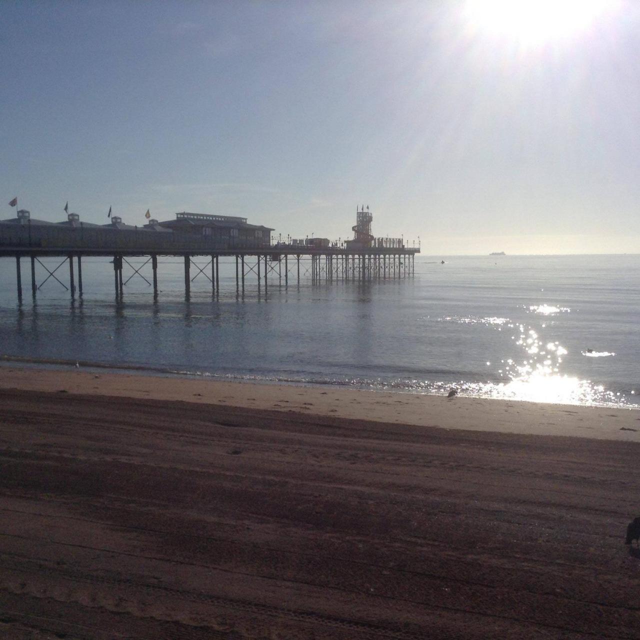 Barbie House ,Opposite The Beach & Paignton Pier , 2 Bedroom Apartment With Private Car Space & Garden , Free Access Next Door To The Stunning Ballet & Make Up School & A Beautiful Ladys Beauty Salon (Adults Only) Екстериор снимка