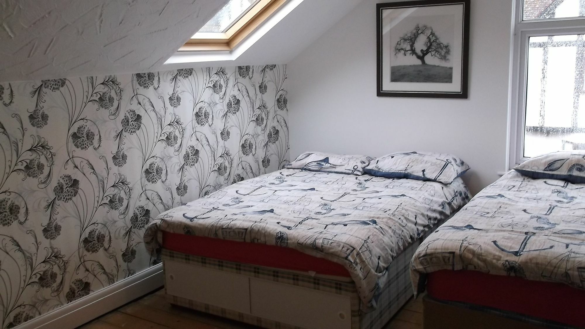 Barbie House ,Opposite The Beach & Paignton Pier , 2 Bedroom Apartment With Private Car Space & Garden , Free Access Next Door To The Stunning Ballet & Make Up School & A Beautiful Ladys Beauty Salon (Adults Only) Екстериор снимка