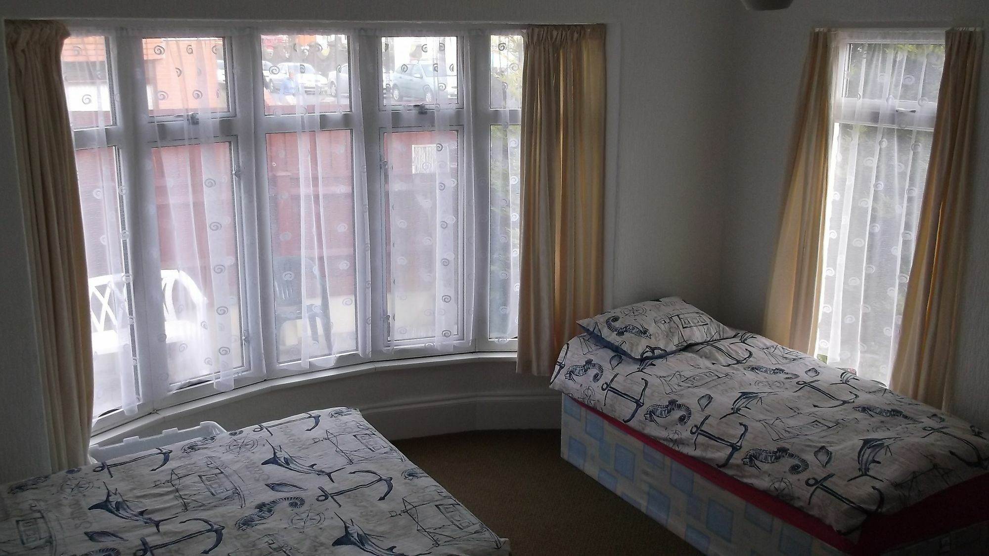 Barbie House ,Opposite The Beach & Paignton Pier , 2 Bedroom Apartment With Private Car Space & Garden , Free Access Next Door To The Stunning Ballet & Make Up School & A Beautiful Ladys Beauty Salon (Adults Only) Екстериор снимка