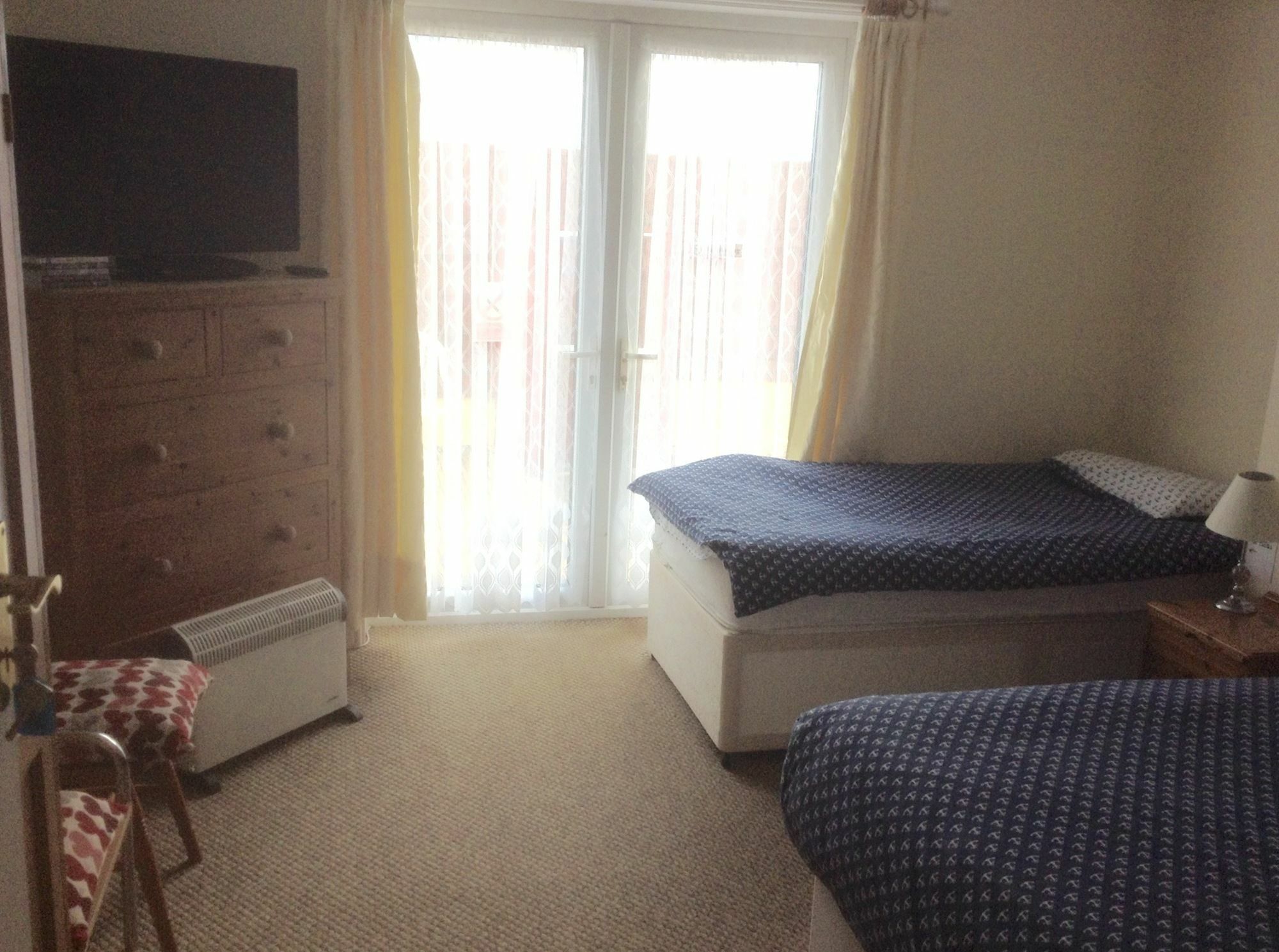 Barbie House ,Opposite The Beach & Paignton Pier , 2 Bedroom Apartment With Private Car Space & Garden , Free Access Next Door To The Stunning Ballet & Make Up School & A Beautiful Ladys Beauty Salon (Adults Only) Екстериор снимка